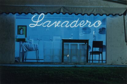'Lavadero en Manantiales', Uruguay, ca.1999.