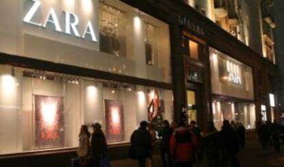 Tienda de Zara en una calle centrica de Moscú (Rusia)