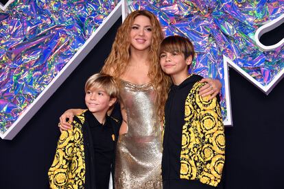 Shakira with her children Sasha (left) and Milan (right) at the MTV Video Music Awards in New Jersey, in September 2023.