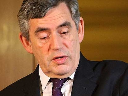 Gordon Brown durante la presentación de las medidas.