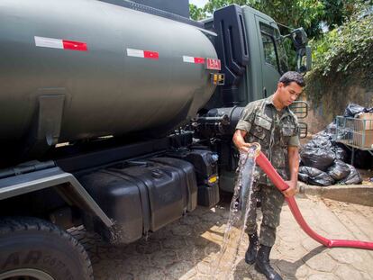 El Ejército ha sido activado para distribuir agua potable entre la población de Colatina, donde 120.000 personas no tienen suministro.