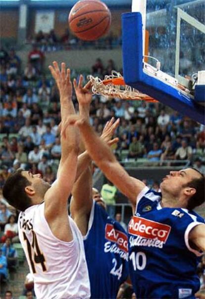 Jiménez, en un partido con Estudiantes.