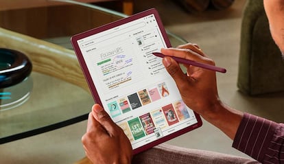 Pantalla del nuevo libro electrónico Kindle Scribe Colorsoft de Amazon