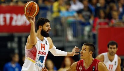 Mirotic en la derrota frente a Serbia.