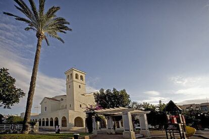 La iglesia de San Antonio, junto a la que ETA colocó la bomba desactivada el sábado.