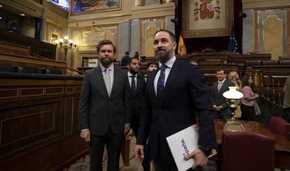 Iván Espinosa de los Monteros e Santiago Abascal, líderes do Vox, no Congresso espanhol.