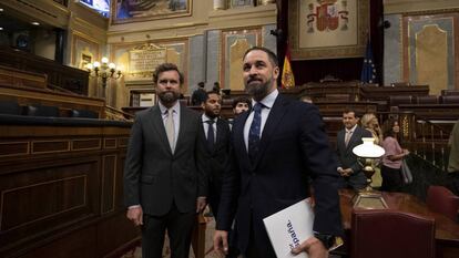 Iván Espinosa de los Monteros e Santiago Abascal, líderes do Vox, no Congresso espanhol.