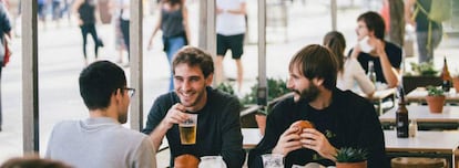 Una hamburguesería 'gourmet' en la playa de la Barceloneta de Barcelona.