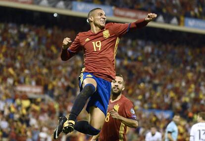 Rodrigo Moreno celebra su gol a Albania en Alicante.