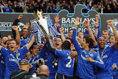 Los jugadores del Chelsea celebran el título.