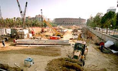 Aspecto de las obras de construcción del depósito de aguas pluviales del parque Joan Miró.