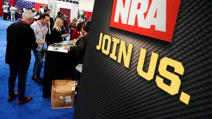 Asistentes a una reunión anual de la Asociación Nacional del Rifle (NRA) en Maryland, el 27 de febrero de 2020.
