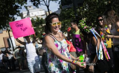 Participantes del desfile gay de Barcelona.