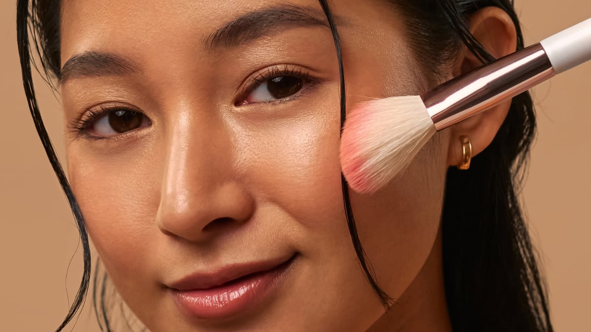 Parece un polvo compacto tradicional, pero este maquillaje de Avène esconde una fórmula con alta protección solar