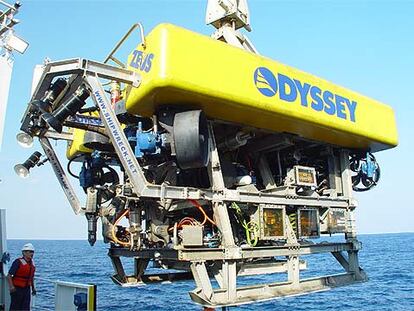 Detalle del <i>Odyssey,</i> el barco encargado del rescate del <i>Sussex.</i>