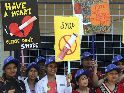 Acto organizado en el Día Mundial Sin Tabaco 2019 en Bangalore (India), ciudad galardonada por sus esfuerzos para hacer cumplir la ley nacional antitabaco.