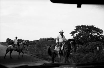 'Martes, 27. Seis de la mañana. Carretera a Cabruta. Han esperado mucho'.