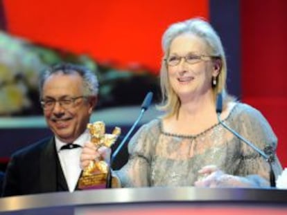 La actriz estadounidense Meryl Streep habla tras recibir su premio Oso Dorado Honorario por Toda una Vida de Logros.