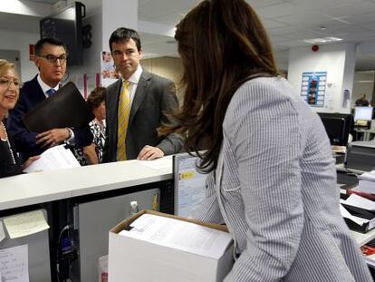 Rosa Díez y Andrés Herzog registran una querella contra Bankia en la Audiencia Nacional en 2012.