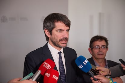 El ministro de Cultura, Ernest Urtasun, comparece ante los medios tras una reunión con el sector audiovisual español.