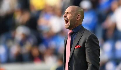 El entrenador del Cruz Azul, Paco Jémez.