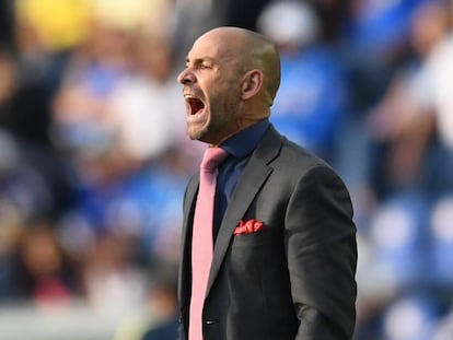 El entrenador del Cruz Azul, Paco Jémez.