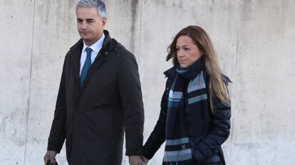 Ricardo Costa y su esposa llegan a la Audiencia Nacional en enero de 2018