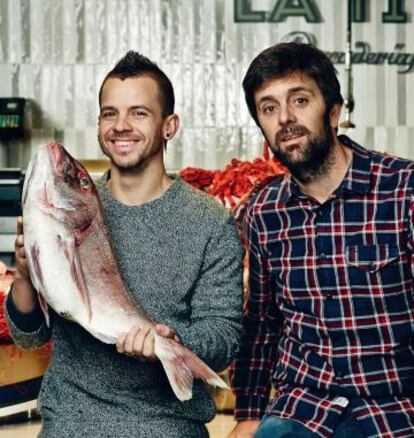 El cocinero Dabiz Muñoz y su pescadero Diego García.