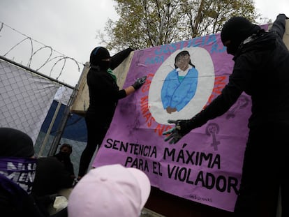 Protesta en agosto de 2020 contra un hombre que violó a su sobrina de siete años, en Ciudad de México.