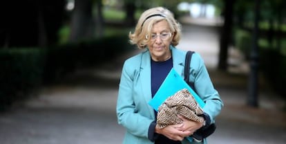 Manuela Carmena heading to Madrid City Hall on her first day on the job.