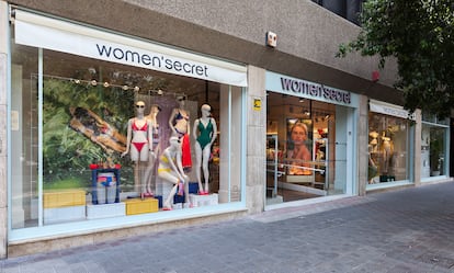 Exterior de una tienda de Women'secret.