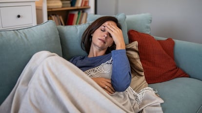 Termómetro digital que mide fiebre y superficies.