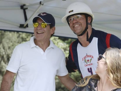 Víctor Vargas, con su hija Margarita y su yerno Luis Alfonso de Borbón.