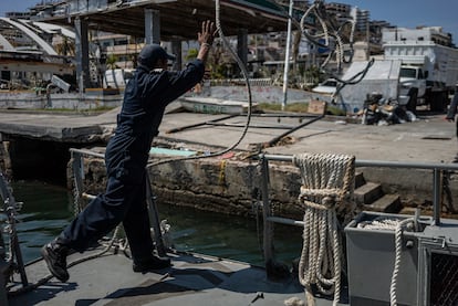Pescadores y marineros realizan labores de búsqueda de manera independiente.