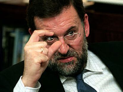 El ministro de Interior y vicepresidente del Gobierno, Mariano Rajoy, durante la entrevista.