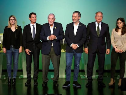 Los candidatos a la alcaldía de Barcelona antes de un debate organizado por las entidades sociales.