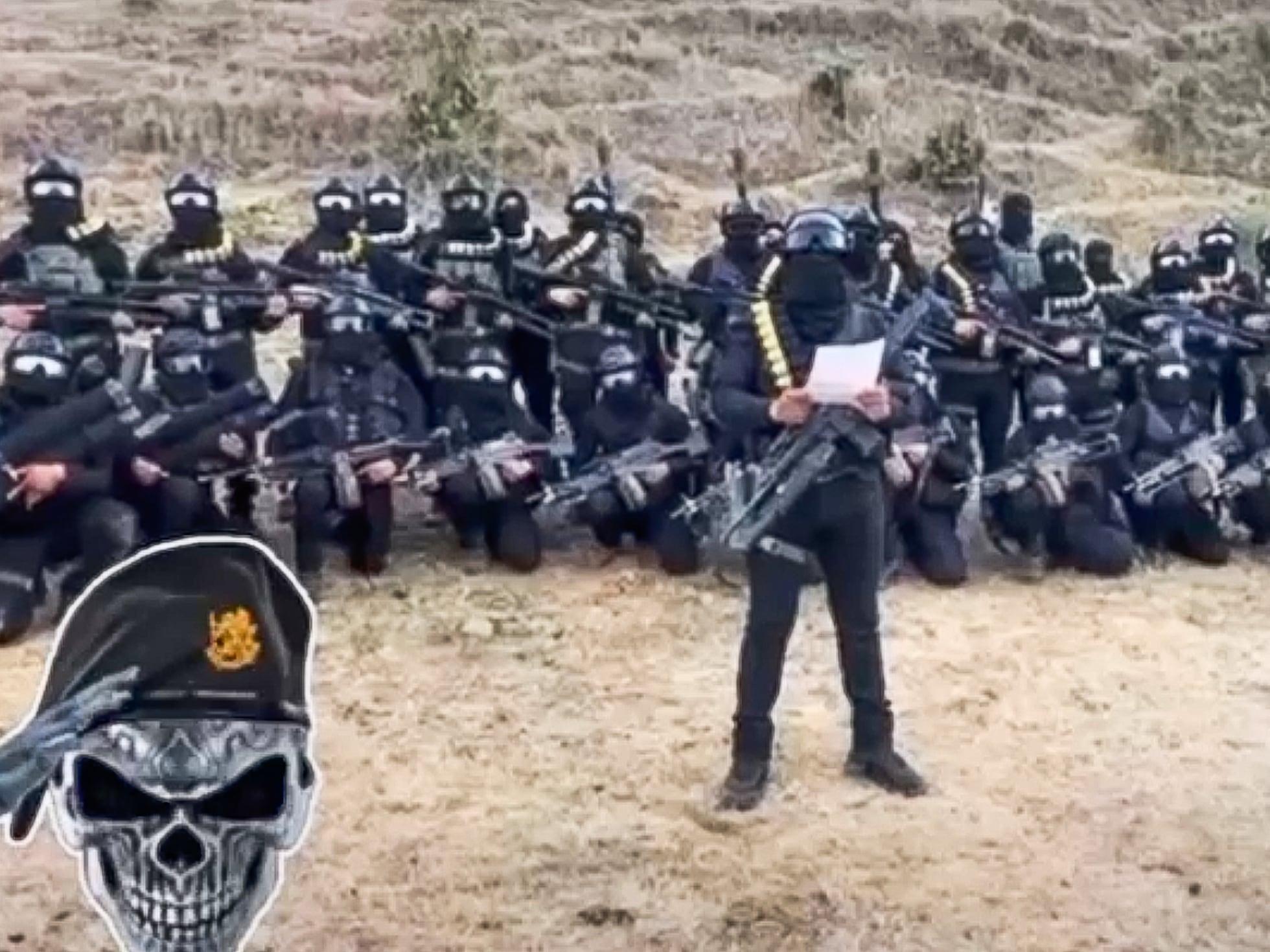 Video CJNG: ¿Son del Cartel Jalisco o no? Los expertos están divididos sobre la autoría de un video de encapuchados negando reclutamientos forzados en Teuchitlán | EL PAÍS México