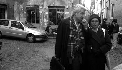 Pasqual Maragall y Diana Garrigosa, en Roma, en diciembre de 1997.