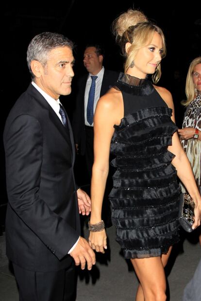 Clooney y Stacy Keibler el sábado en Toronto.
