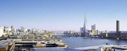 Panorámica de la ciudad, con la London Bridge Tower al fondo, desde el puente de  Blackfriars.