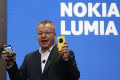 Stephen Elop, CEO de Nokia durante la presentación del nuevo Lumia 1.020.