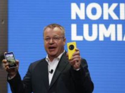 Stephen Elop, CEO de Nokia durante la presentación del nuevo Lumia 1.020.