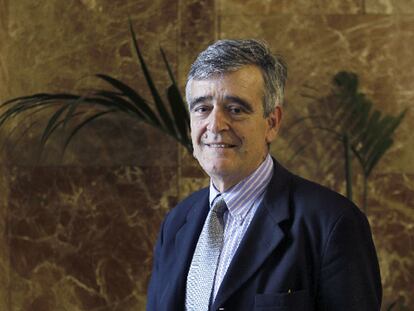 Primicerio: "Berlusconi triunfa porque encarna los peores vicios".