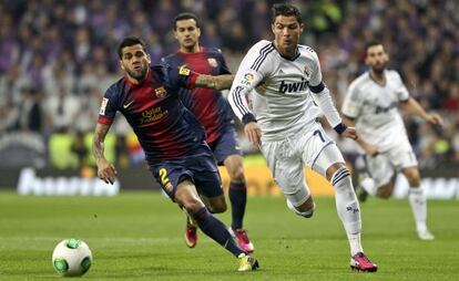 Ronaldo y Alves, en el último clásico de Copa.