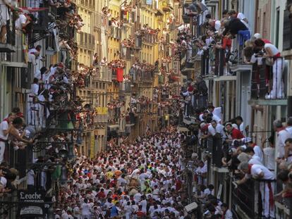 Fotograf&iacute;a de Pedro Armestre de los encierros de San Ferm&iacute;n de 2013, a la venta hoy en Tabacalera.