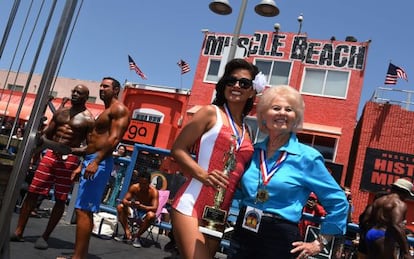 La primera y última ganadora del Muscle Beach Vintage Swimsuit, un recuperado concurso de bañadores en Venice Beach, en Los Ángeles, que celebró su primera edición en 1948.