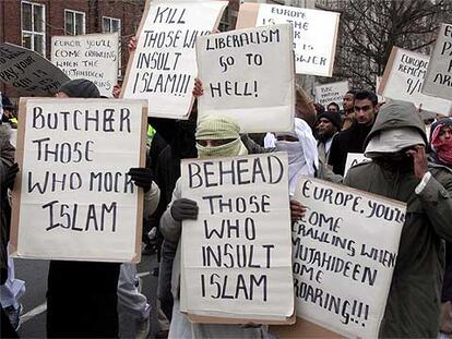Fieles de la mezquita londinense de Regent&#39;s Park piden que se castigue a quienes insulten al islam.