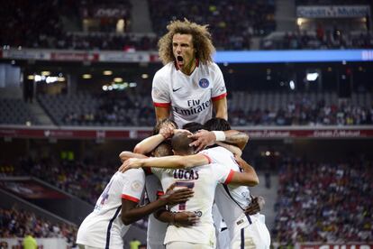 El brasileño David Luiz causará finalmente baja en el partido que enfrentará a su equipo, el PSG, contra el Real Madrid. El jeque Al-Khelaifi lo convirtió en el verano de 2014 en el defensa más caro, ya que llegó a pagar por su traspaso (pertenecía al Chelsea) 50 millones de euros.