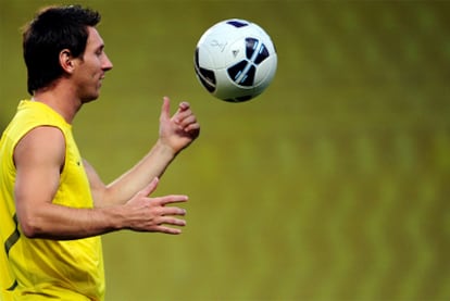Messi, en el entrenamiento de hoy en el estadio Louis II de Mónaco.
