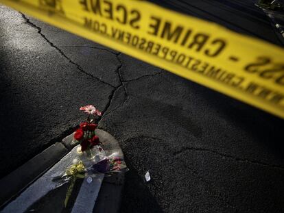 Memorial frente al hotel Mandalay Bay, lugar en el que se produjo un tiroteo en 2017 durante el festival Route 91 Harvest, en Las Vegas